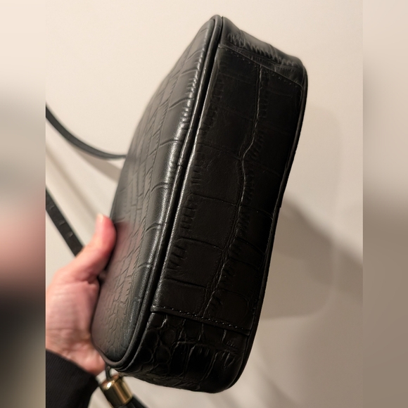 Mark and Graham Essential Crossbody Bag - Picture 3 of 7